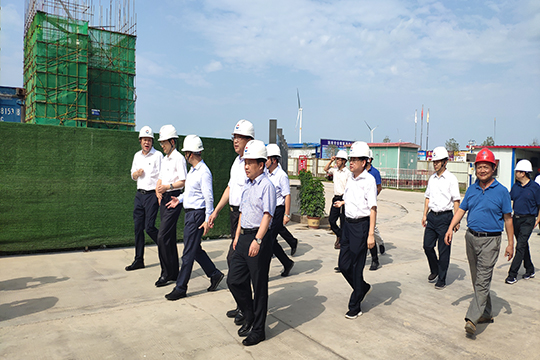 黄副省长一行进施工现场视察指导事情.jpg