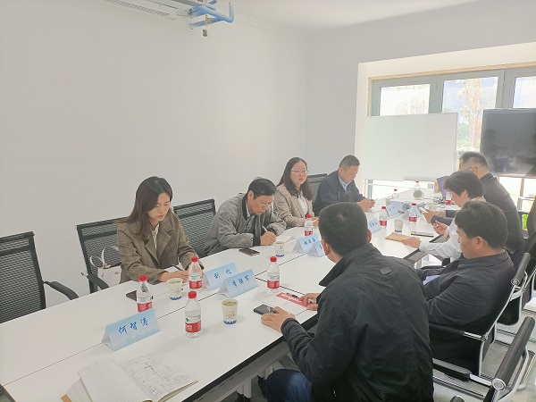 “项目司理连连看，，走进项目部”系列运动调研座谈现场.jpg