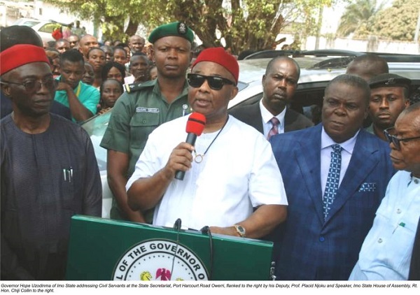 1IMO州长Hope Uzodinma在开工仪式上致词 .jpg