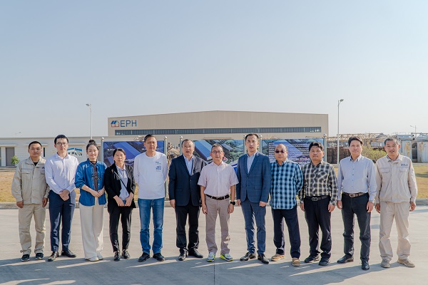 1董事长一行视察费萨拉巴德M3建材工业园基地.jpg
