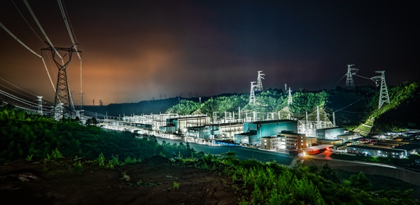 2.渝北换流站点亮，，，，正式投入运行 - 副本.jpg